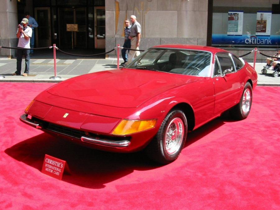 Ferrari 365 GTB/4 1971 года  (фото 9 из 15)